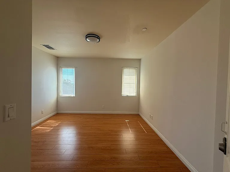 314 E Mission Rd — Photo 16