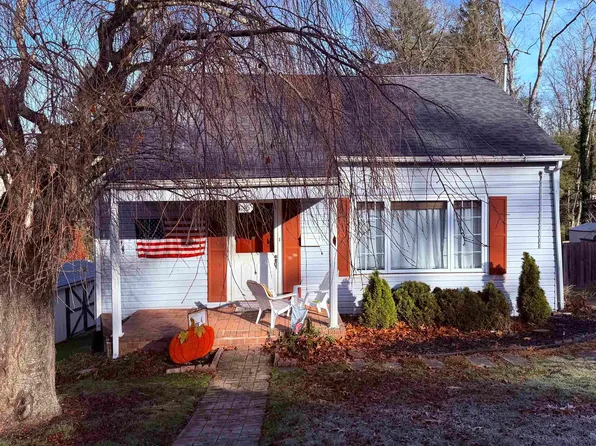 1145 Avalon Rd, Fairmont, WV 26554