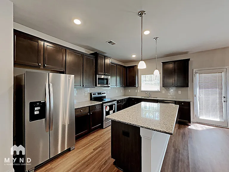 10143 Benton Woods Dr — Photo 6