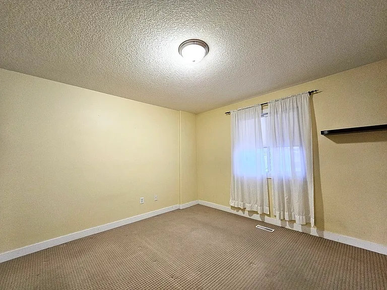 1383 Rutherford Rd SW — Photo 9