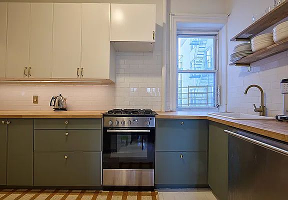 3rd image of 521 41st St #B1