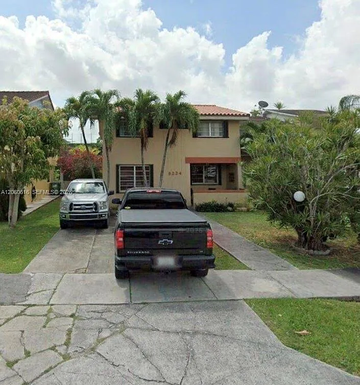 Club Estates Condo No Iv — Photo 1