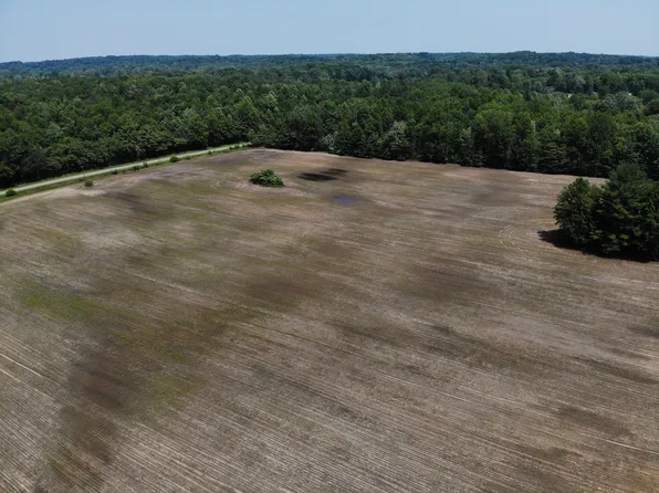 47401 28th Ave, Bangor, MI 49013