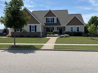 656 Arnie St, Combined Locks, WI 54113