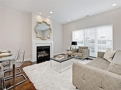 2nd image of 3414 N Milwaukee Ave APT 1N