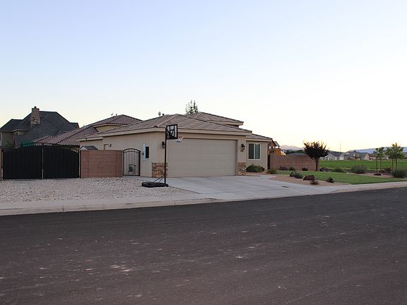 Quiet street only 6 homes