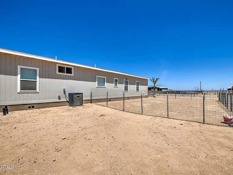 4057 N Solar St — Photo 50