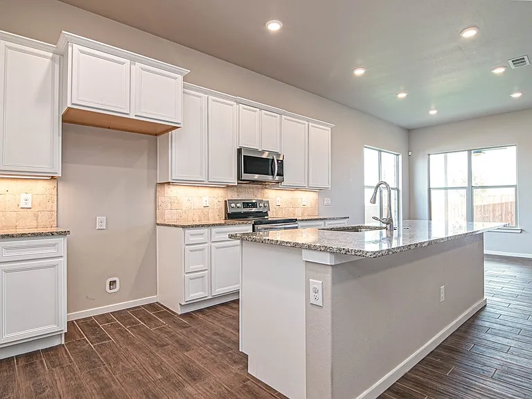 6914 Outlaw Ct — Photo 6
