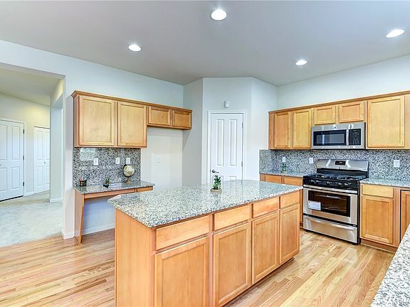 5th image of 2325 84th Ave NE