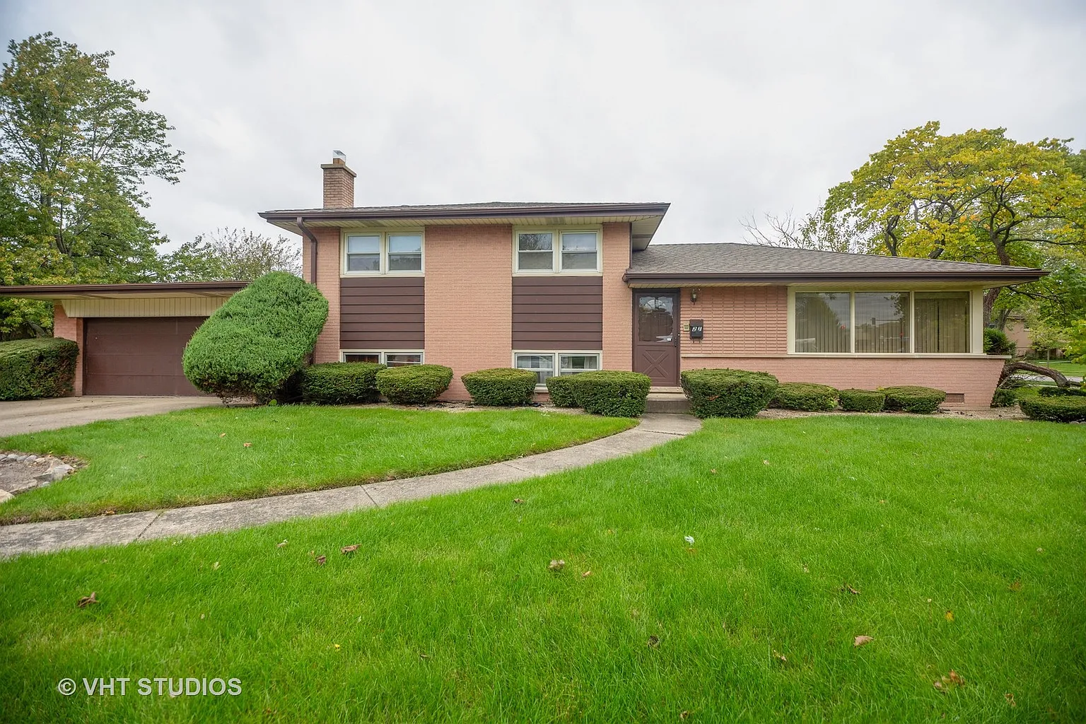 21 Crescent Dr photo 1