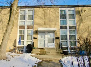 1813 Pine St, Des Plaines, IL 60018