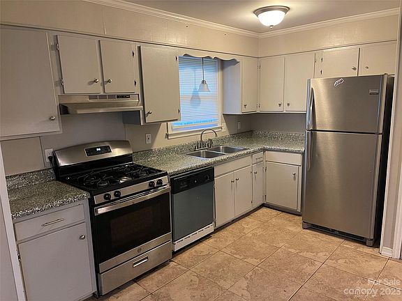 5th image of 405 Farmview Dr
