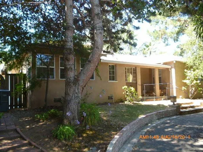 997 Lundy Ln photo 1