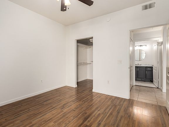 5th image of 2929 W Yorkshire Dr Unit 1093
