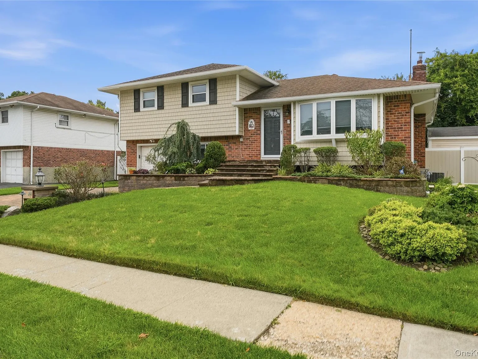3 bed, 1.5 bath, 1356 sqft, $5,200 — Photo 3