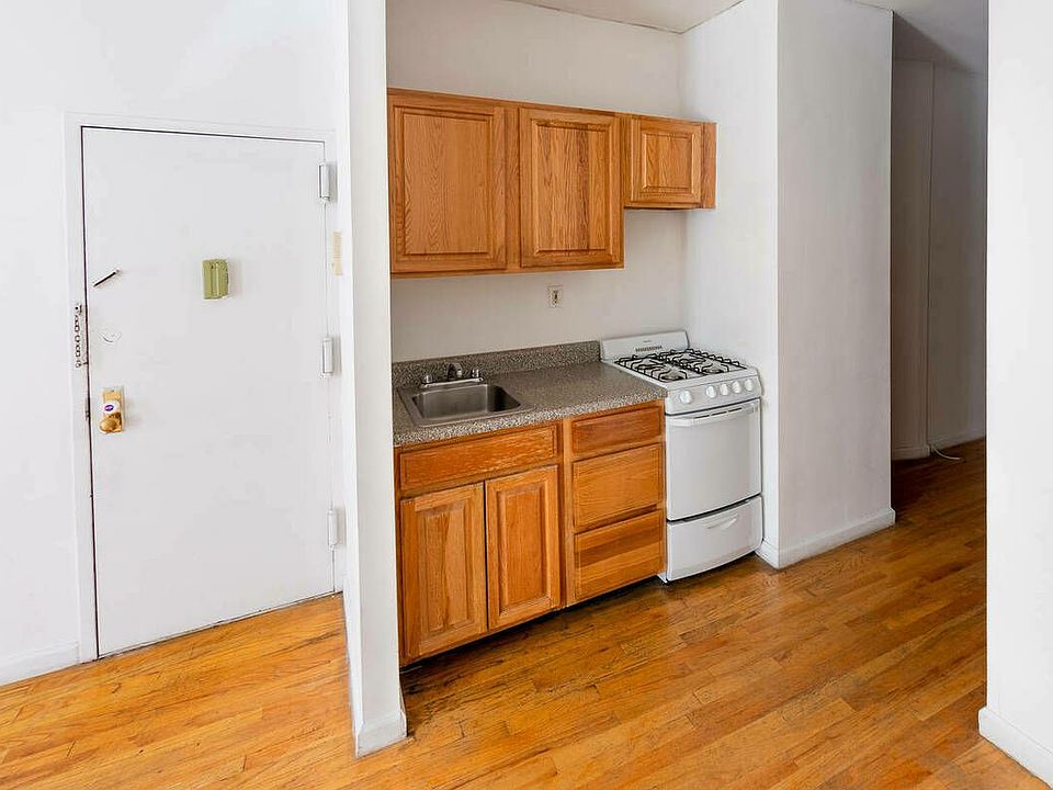 2nd image of 409 E 74th St #1DD