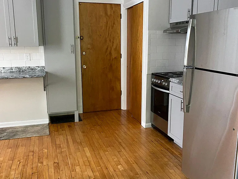1326 N Astor St #2 — Photo 10