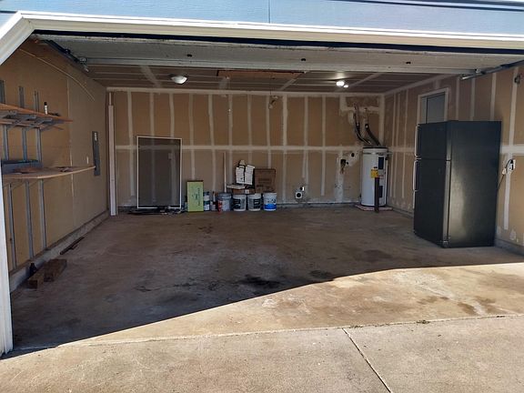 2nd image of 410 SE 5th Cir