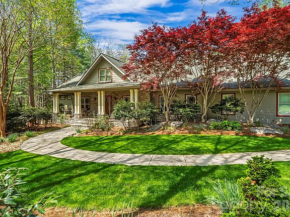 3rd image of 1668 Southpointe Dr #119