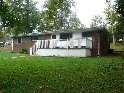 2nd image of 726 Shelly Ln