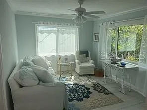 196 Overbrook Dr E — Photo 17