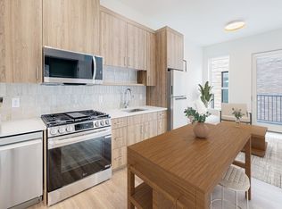 1 West Dr #4, Excelsior, MN 55331