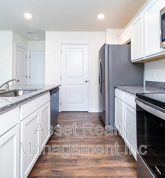 2076 Southwood Cir — Photo 14