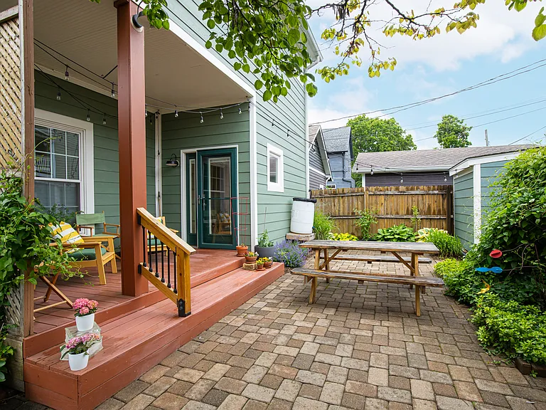 1502 Woodlawn Ave — Photo 15