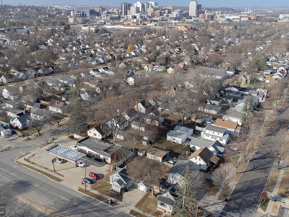 1.2 miles to Downtown and Mayo Clinic Campus
