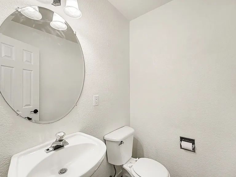 4452 S Auckland Ct — Photo 14
