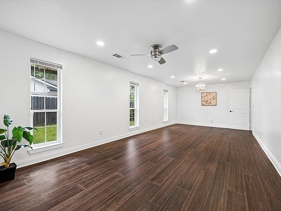 4th image of 10602 Riverview Dr