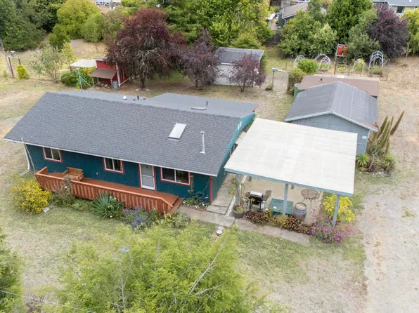 17890 Georges Ln, Fort Bragg, CA 95437