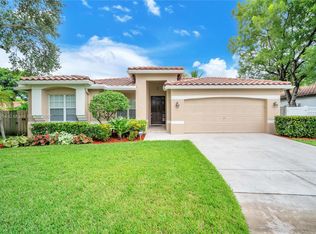 1326 N 30th Ct, Hollywood, FL 33021