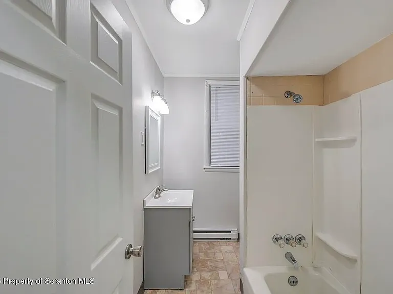 514 Harrison Ave #2 — Photo 4