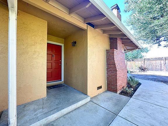 3rd image of 431 Pinehurst Ave #0