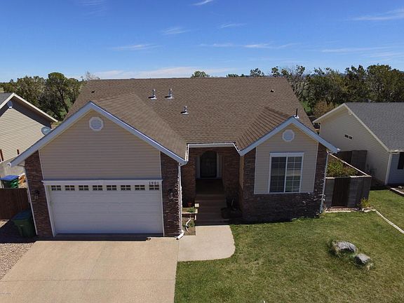 2nd image of 1901 N Pebble Beach Dr