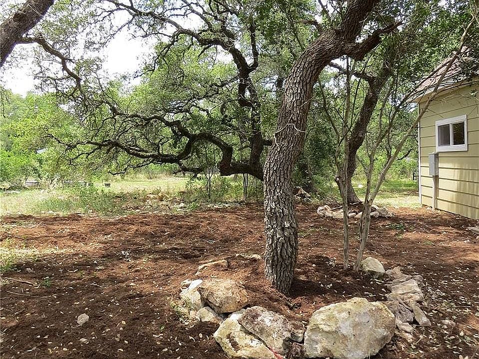 PRIVATE WOODED SETTING