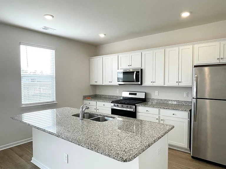 3197 Bells Lake Cir — Photo 6