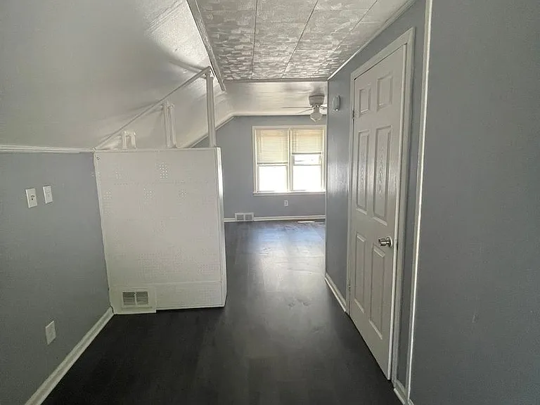 7651 Lamphere — Photo 12