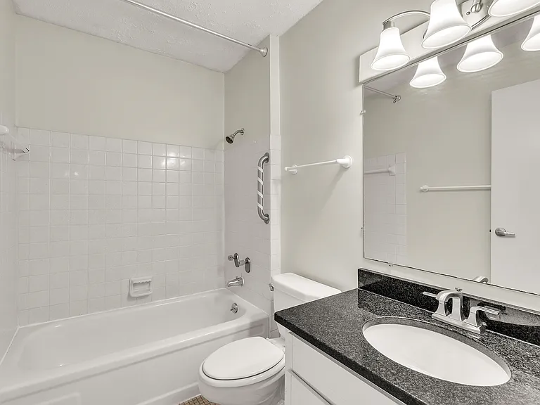 925 Cleveland St #289 — Photo 14