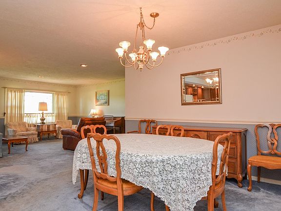 Dining Area - Main Level