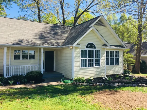 289 Pine Dr, Piedmont, SC 29673