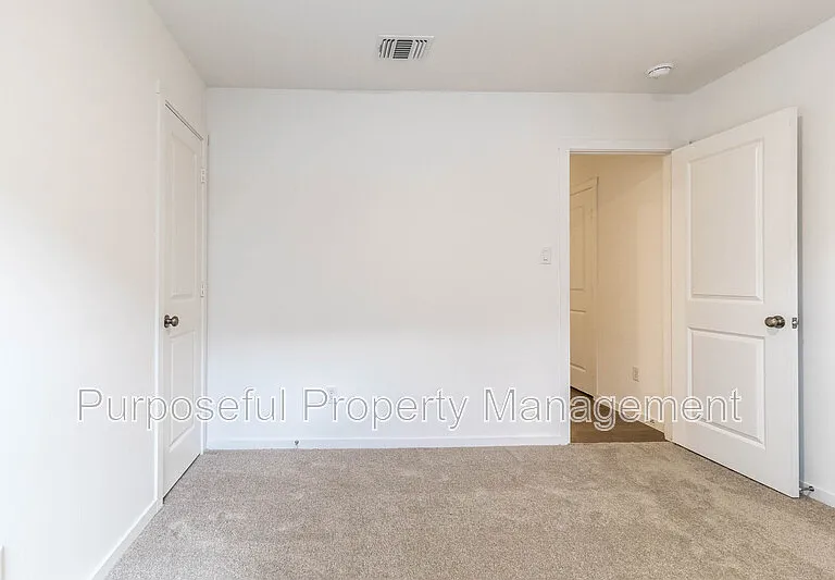 9609 NW 123rd St — Photo 21