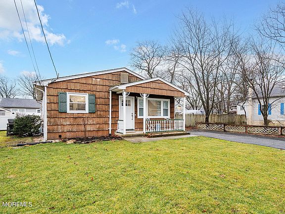 3rd image of 1438 Brentwood Avenue