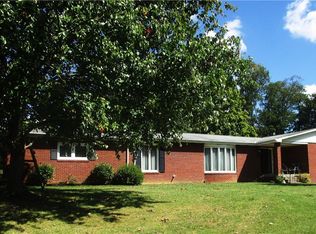 46938 Almar Cir E, Saint Clairsville, OH 43950