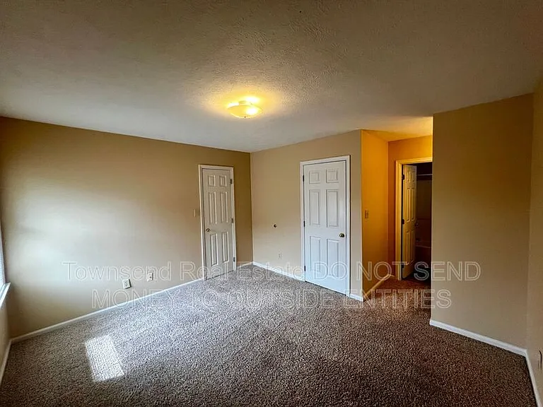 1027-2 Ancestry Dr — Photo 9
