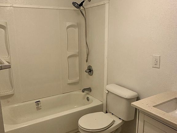 2nd image of 1600 Curtis Ave APT 4