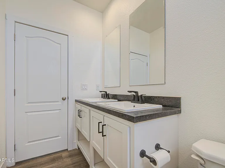 4057 N Solar St — Photo 41