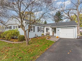 50 Valley View Dr, Penfield, NY