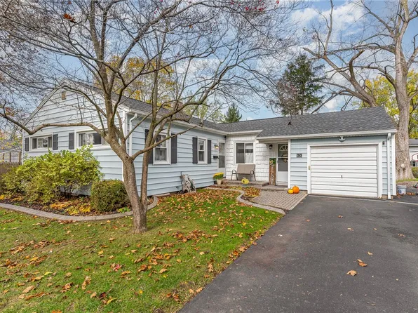 50 Valley View Dr, Penfield, NY 14526